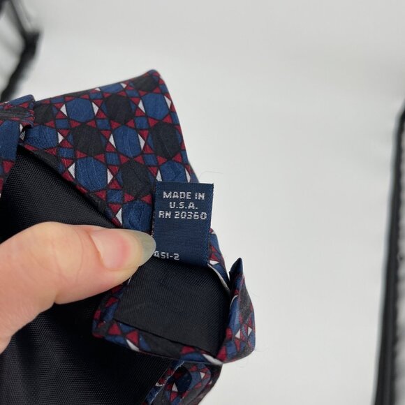 Vintage Valentino XL Mens Tie Pure Silk Geometric Italy Hand-Fashioned Luxury - Picture 4 of 7